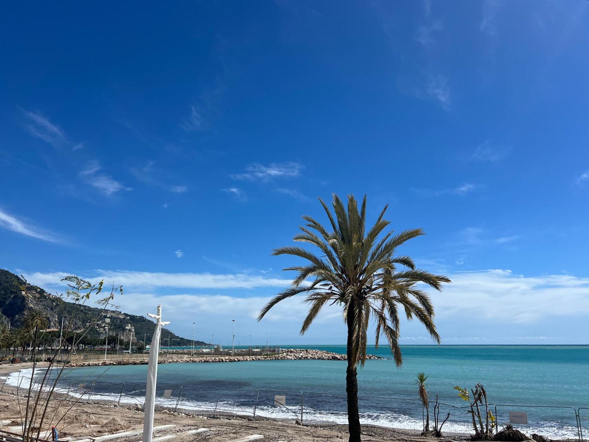 Residence Mona Lisa Bord De Mer Ментона Екстериор снимка